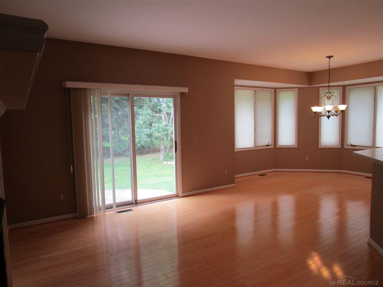 8967 Inverness Washington, MI 48095 - Photo 15 of 24 31248837-14.JPG