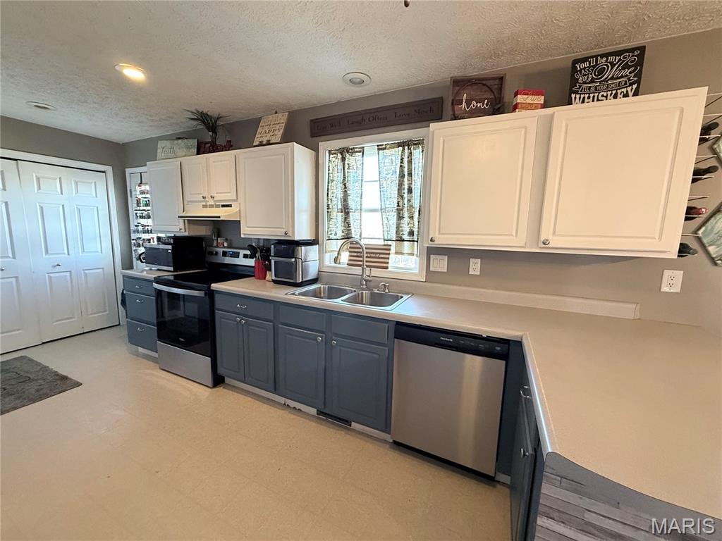 29 St Ann Avenue St. James, MO 65559 - Photo 9 of 32