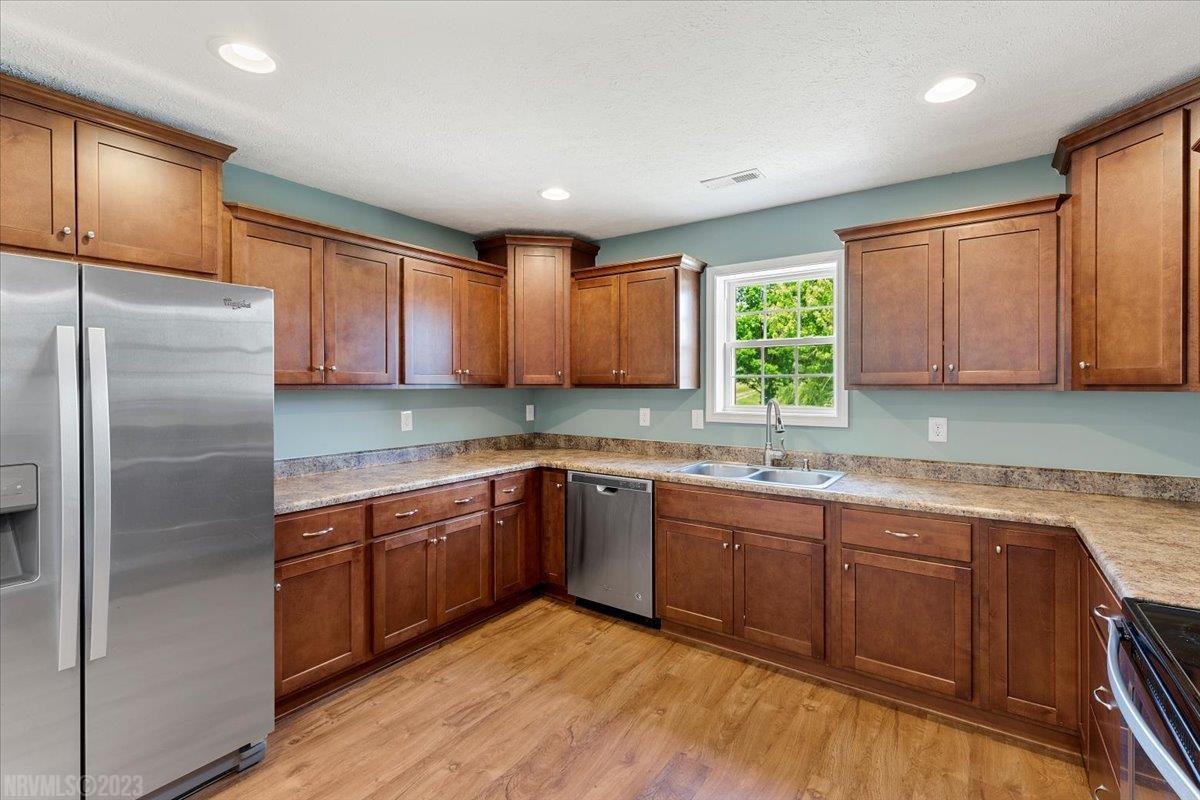 7694 Brooklyn Road Radford, VA 24141 - Photo 29 of 45 Gallery Image 29