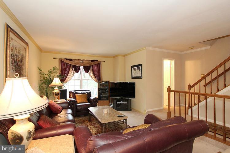 2207 Wimbledon Circle Silver Spring, MD 20906 - Photo 11 of 30 Living Room
