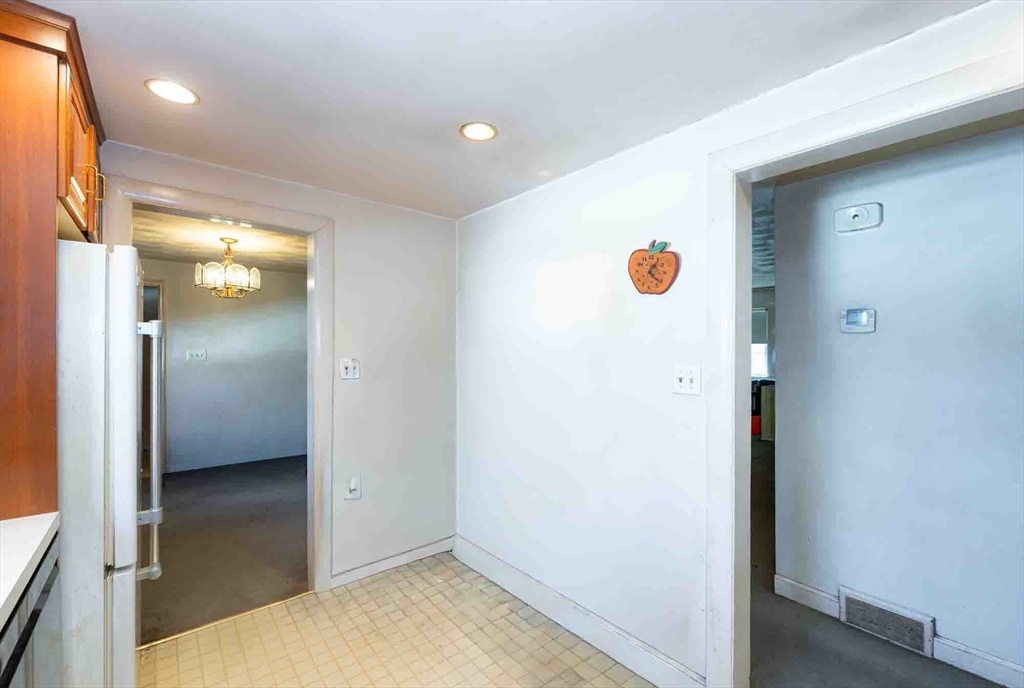 18 Wellesley Road Arlington, MA 02474 - Photo 11 of 34 Gallery Image 11
