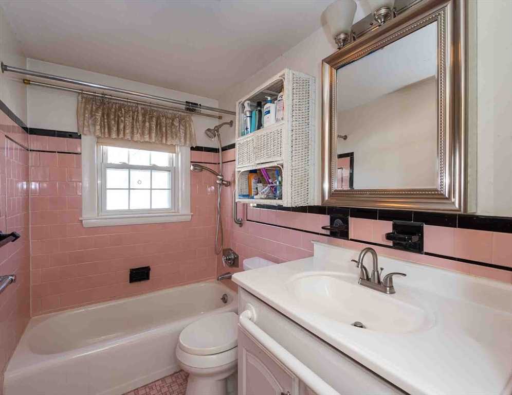 18 Wellesley Road Arlington, MA 02474 - Photo 18 of 34 Gallery Image 18