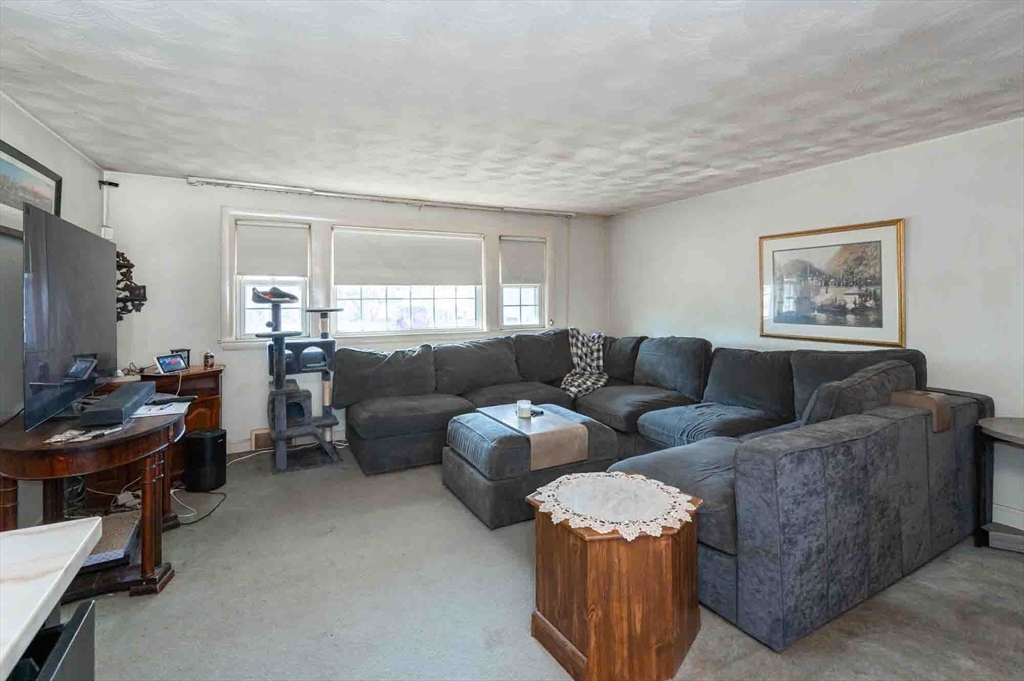 18 Wellesley Road Arlington, MA 02474 - Photo 5 of 34 Gallery Image 5