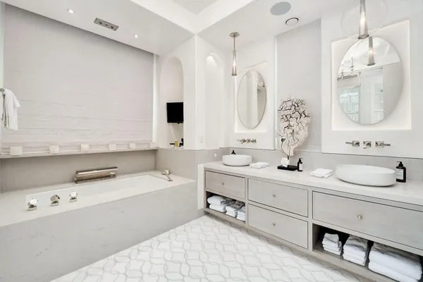 $8,950,000 | 38 Shinbone Court, Alys Beach, FL 32461