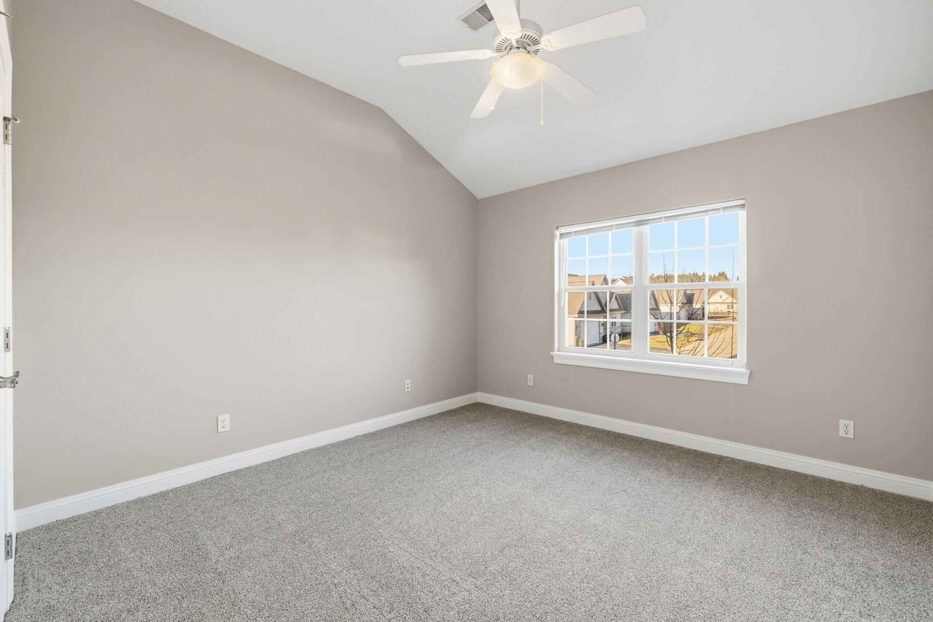 1799 Woodland Way Slinger, WI 53086 - Photo 19 of 25 15-Interior_1799 Woodland Way