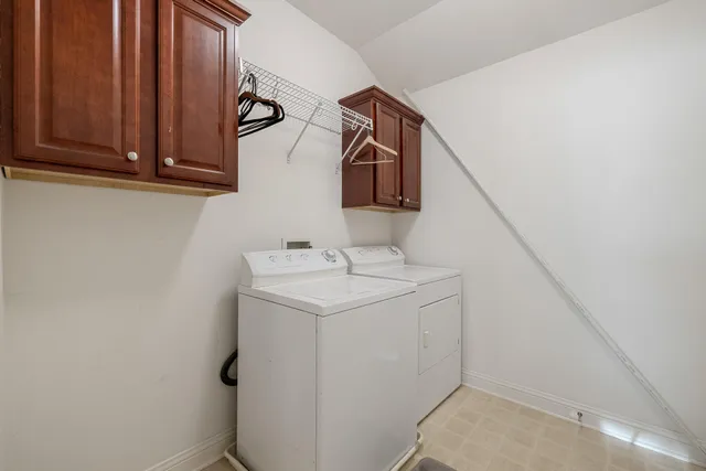 $269,900 | 1799 Woodland Way, Slinger, WI 53086