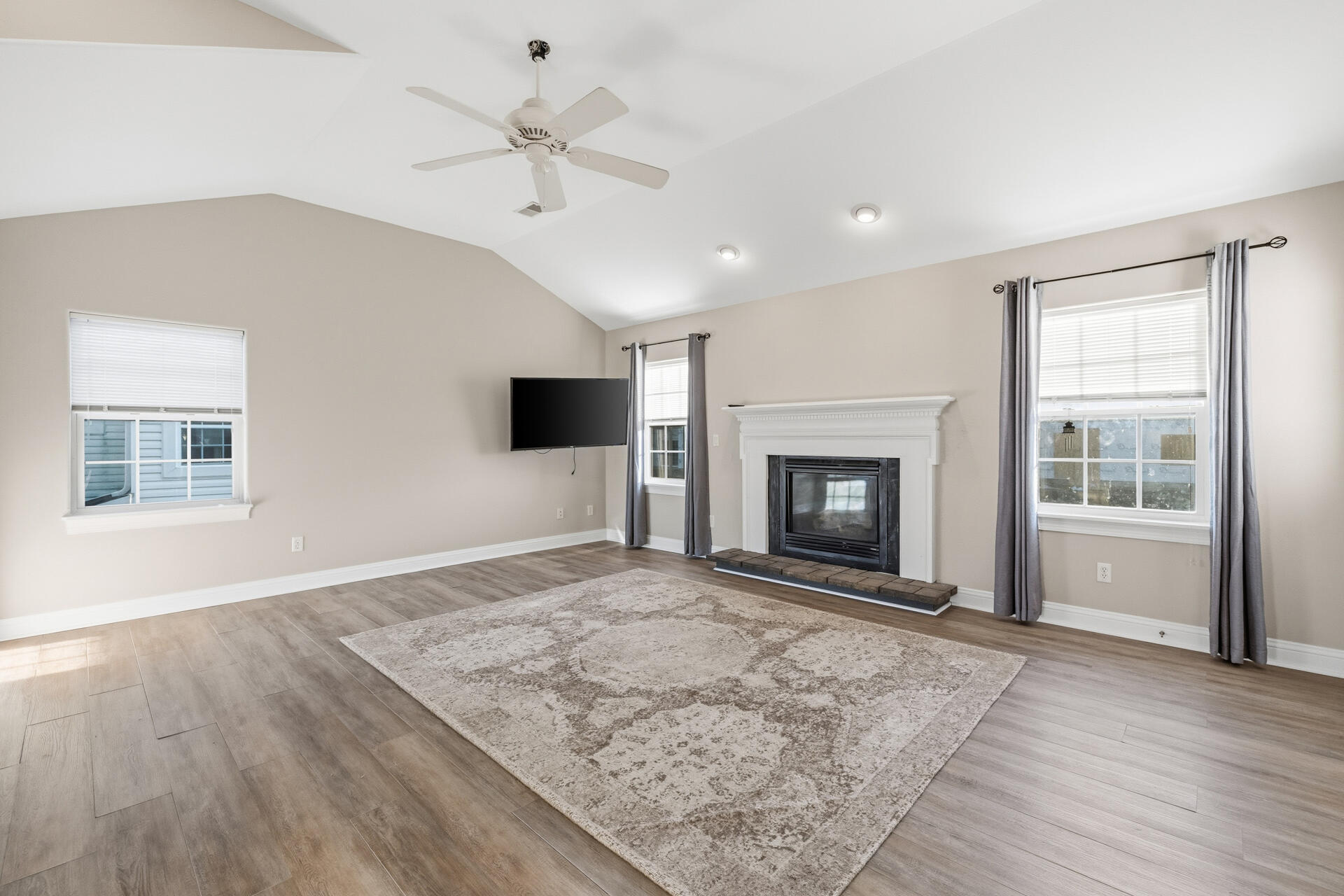1799 Woodland Way Slinger, WI 53086 - Photo 5 of 25 2-Interior_1799 Woodland Way