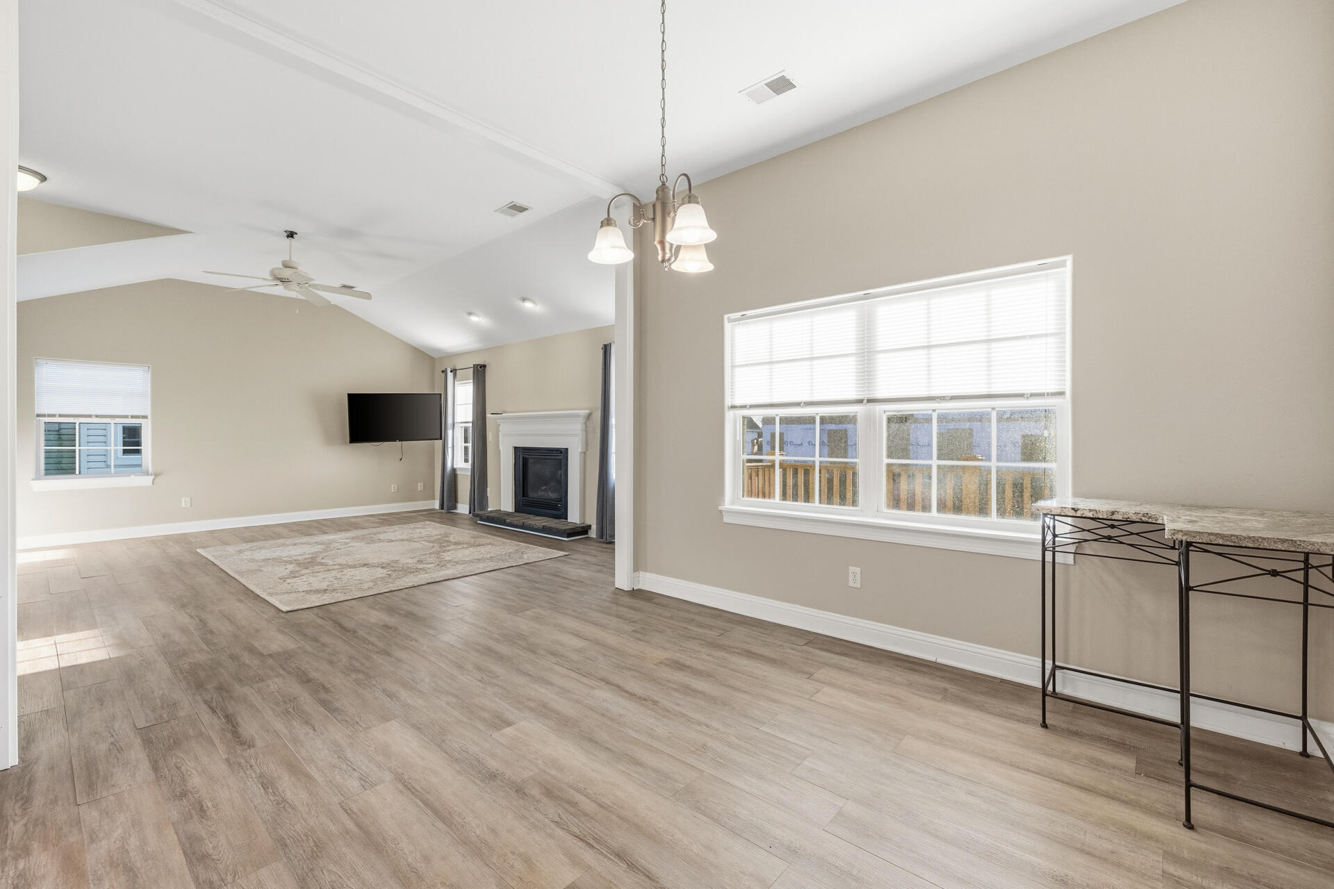 1799 Woodland Way Slinger, WI 53086 - Photo 7 of 25 4-Interior_1799 Woodland Way