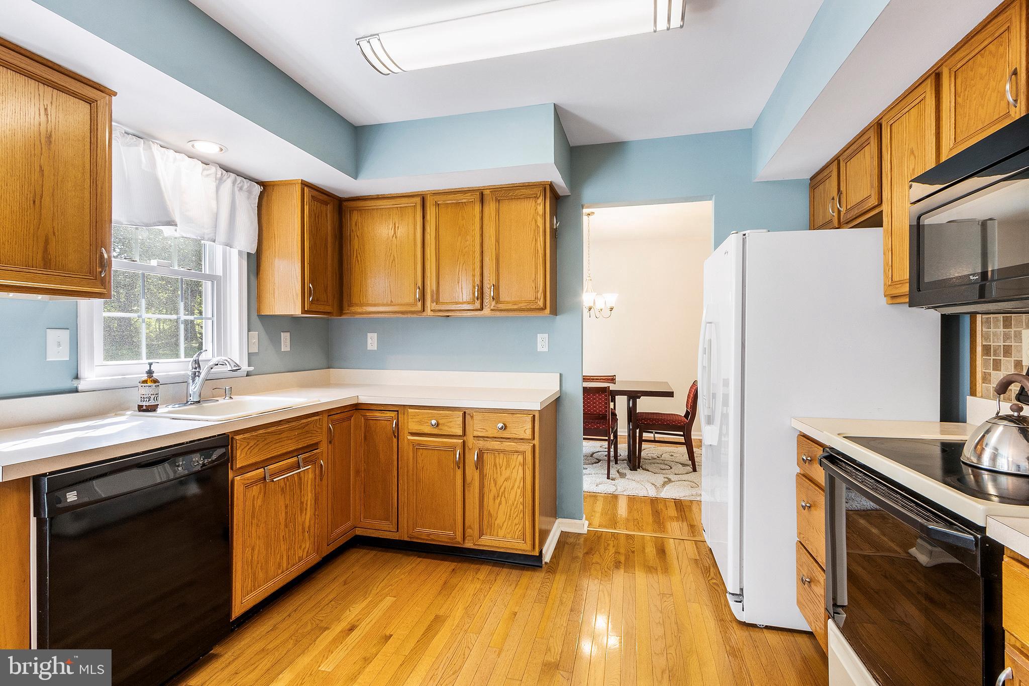 122 Ashley Road Phoenixville, PA 19460 - Photo 9 of 25 Dining room located right off kitchen