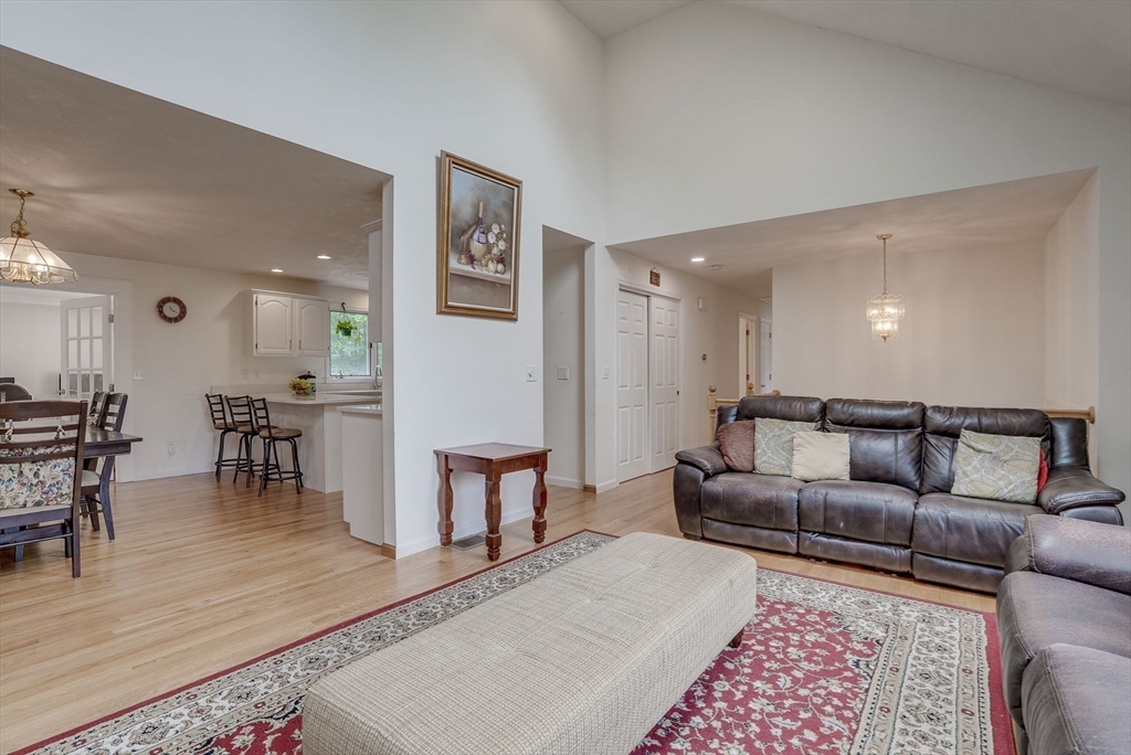 54 Concord Road Bedford, MA 01730 - Photo 15 of 41 Gallery Image 15