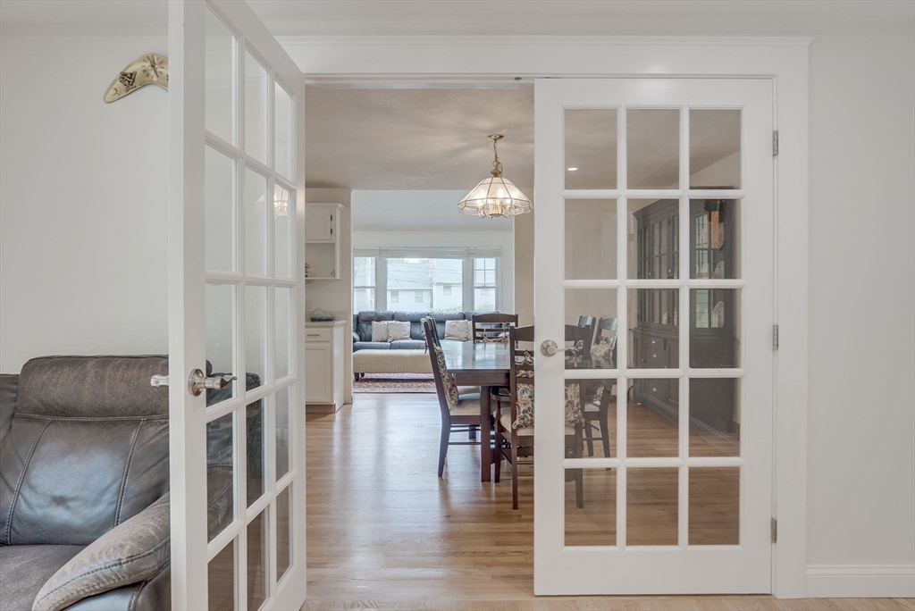 54 Concord Road Bedford, MA 01730 - Photo 21 of 41 Gallery Image 21