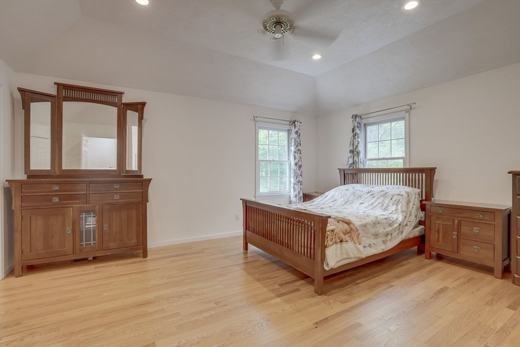 54 Concord Road Bedford, MA 01730 - Photo 23 of 41 Gallery Image 23