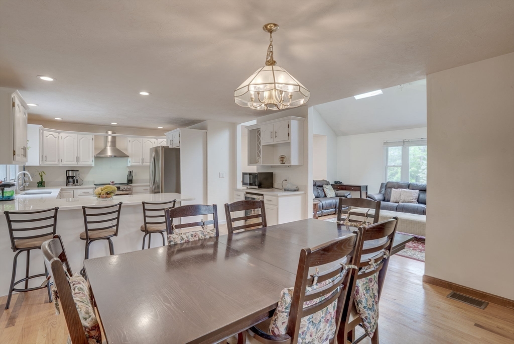 54 Concord Road Bedford, MA 01730 - Photo 8 of 41 Gallery Image 8