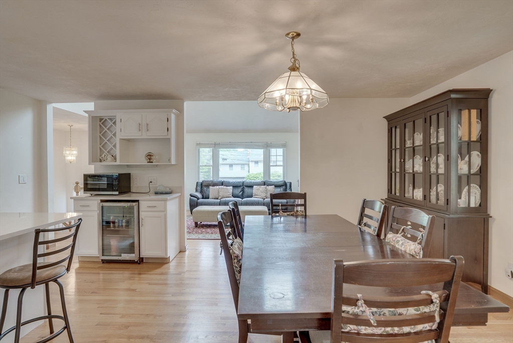 54 Concord Road Bedford, MA 01730 - Photo 9 of 41 Gallery Image 9