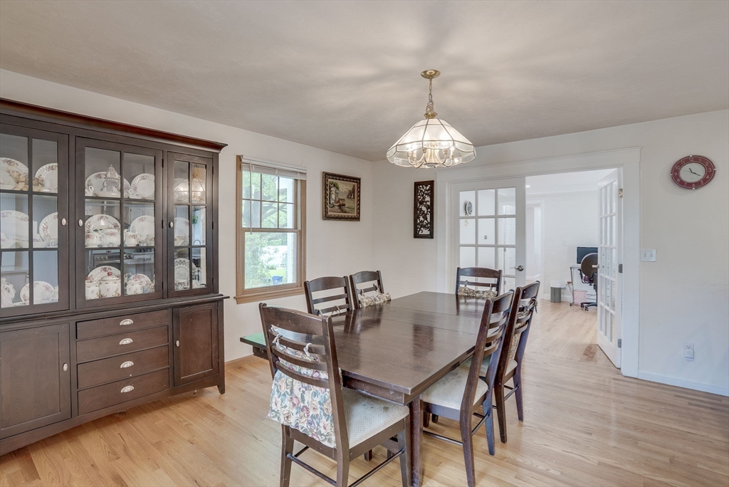 54 Concord Road Bedford, MA 01730 - Photo 10 of 41 Gallery Image 10