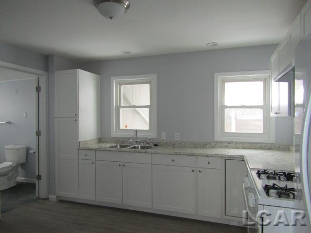 308 East Butler Street Adrian, MI 49221 - Photo 5 of 18 50006709-6.JPG