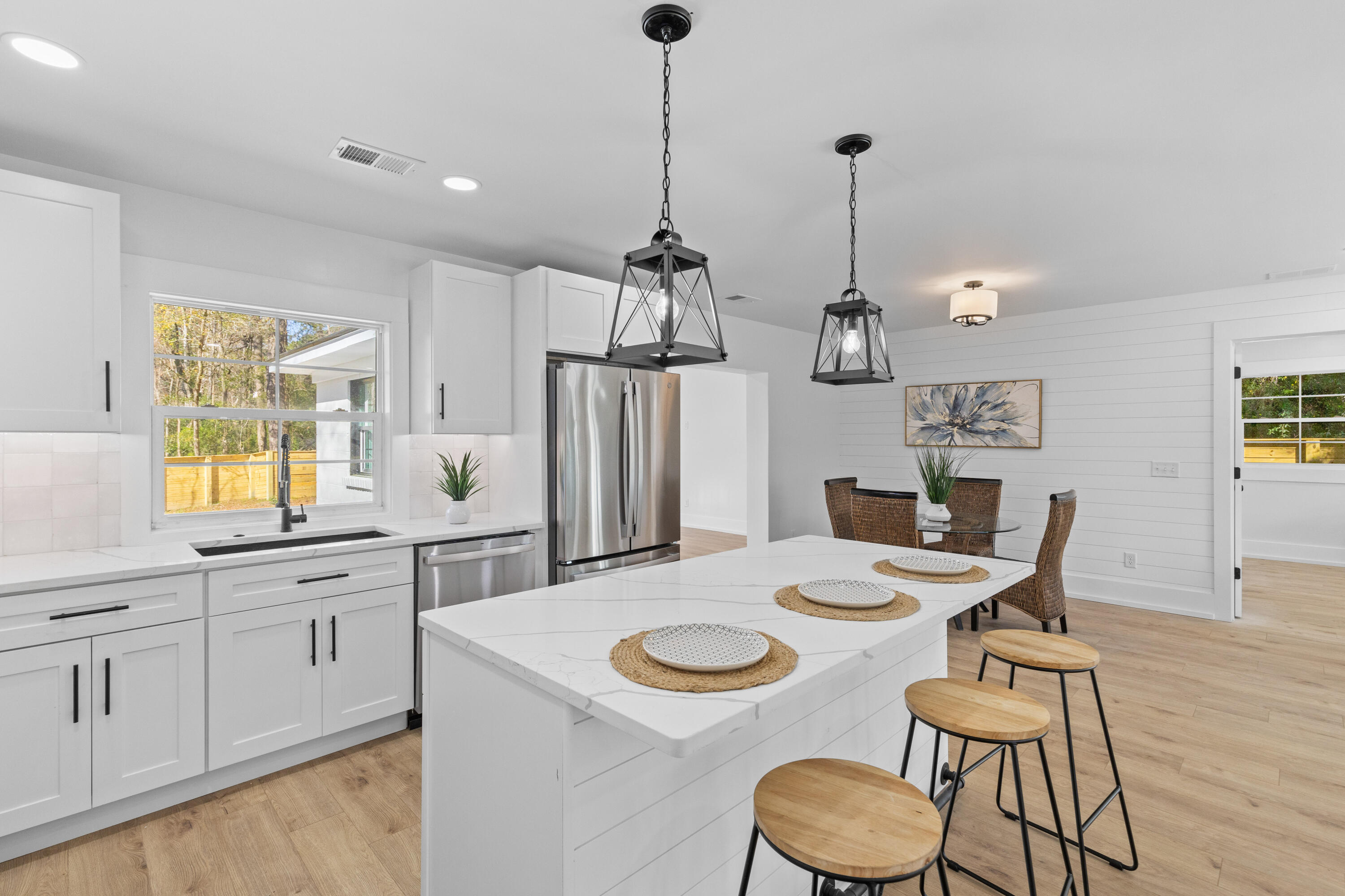 671 Riley Road Charleston, SC 29412 - Photo 11 of 53 Kitchen/bar