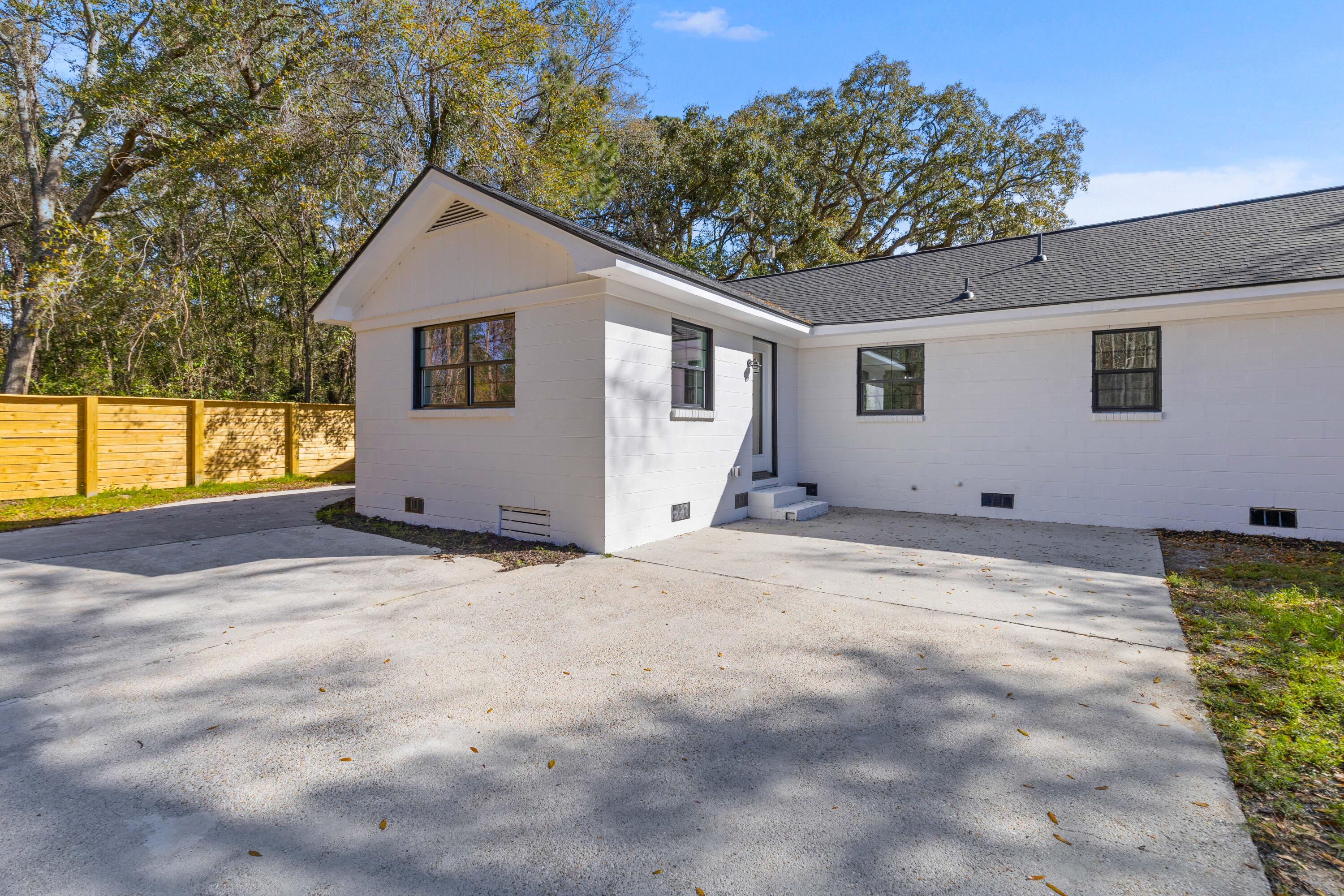 671 Riley Road Charleston, SC 29412 - Photo 36 of 53 Patio
