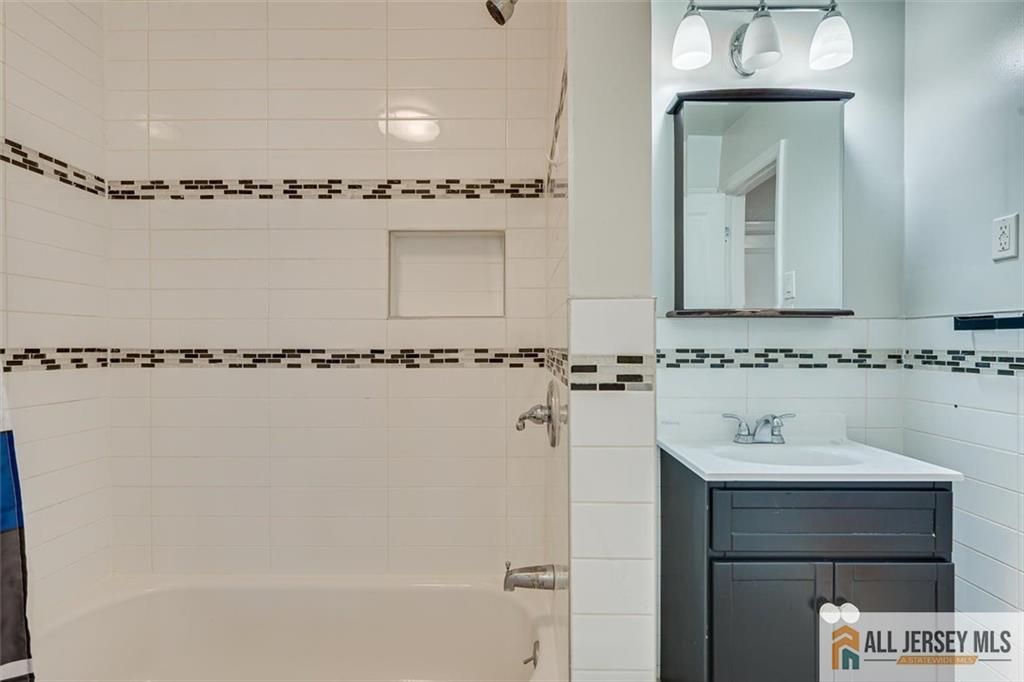 3406 Hana Road Edison, NJ 08817 - Photo 34 of 61