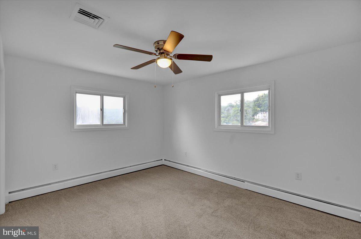 406 Hill Avenue Reading, PA 19606 - Photo 24 of 36