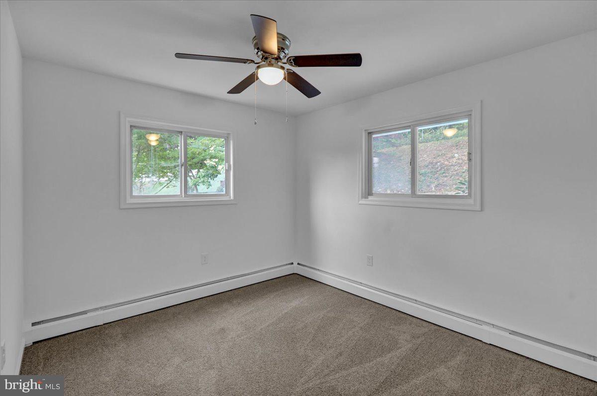 406 Hill Avenue Reading, PA 19606 - Photo 28 of 36