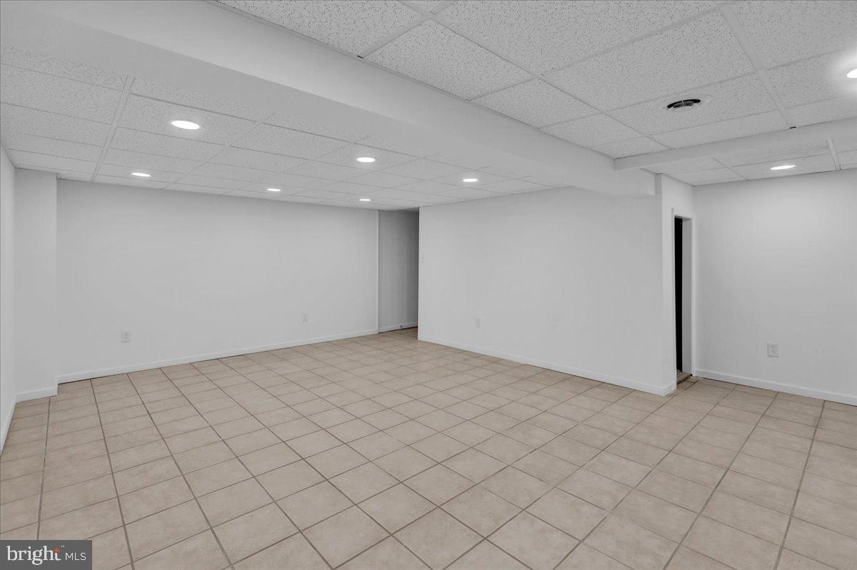 406 Hill Avenue Reading, PA 19606 - Photo 29 of 36