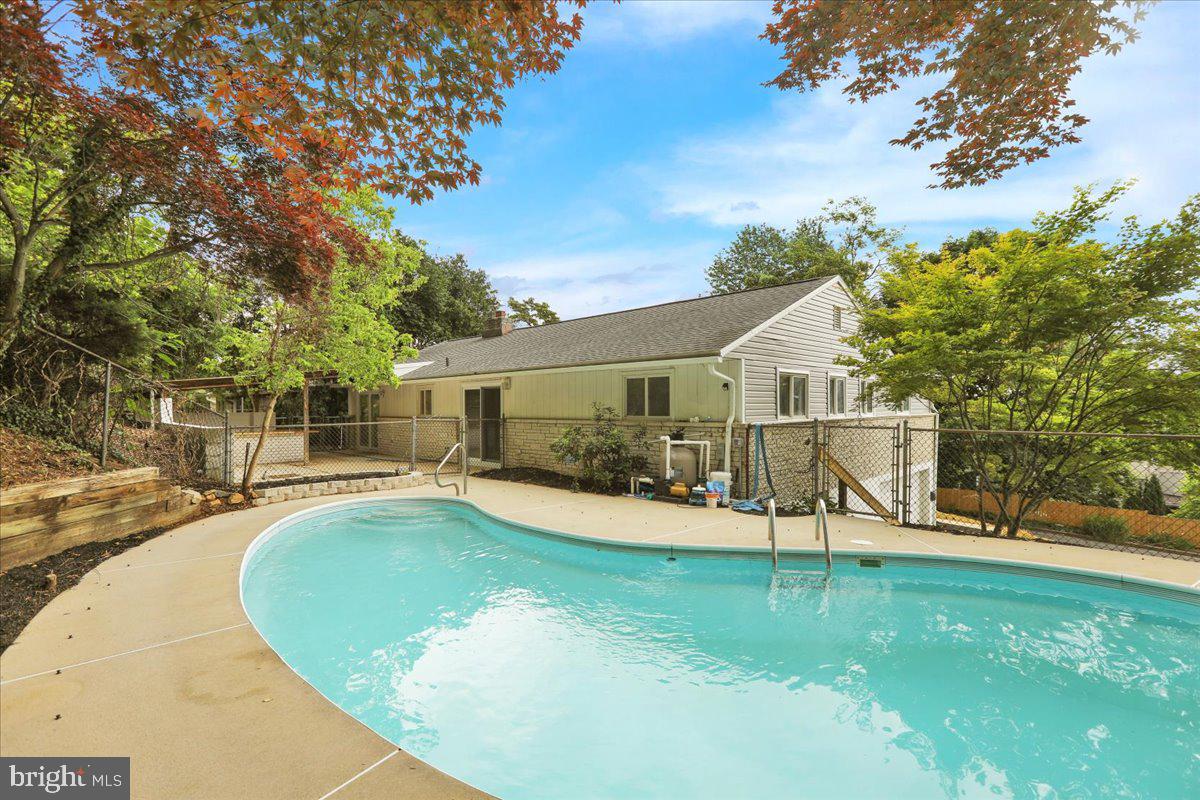 406 Hill Avenue Reading, PA 19606 - Photo 33 of 36