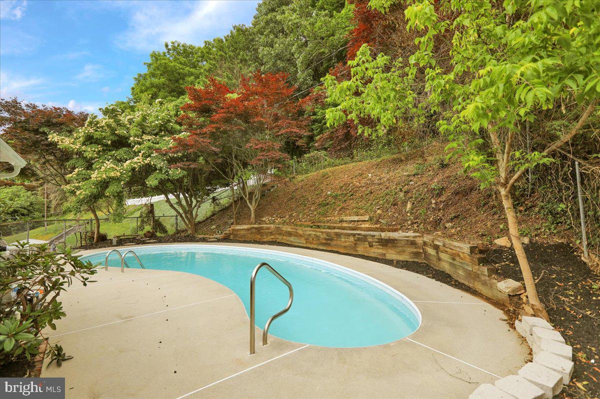 406 Hill Avenue Reading, PA 19606 - Photo 34 of 36