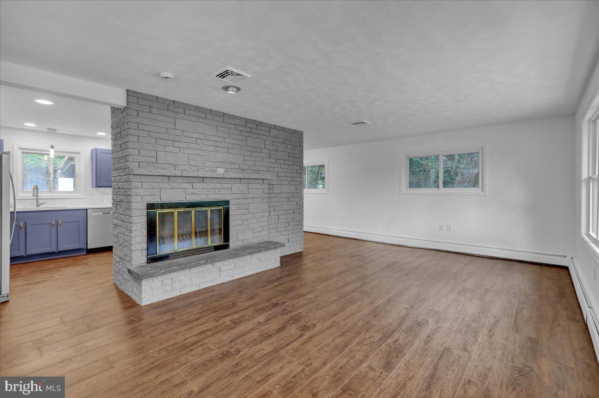 406 Hill Avenue Reading, PA 19606 - Photo 9 of 36