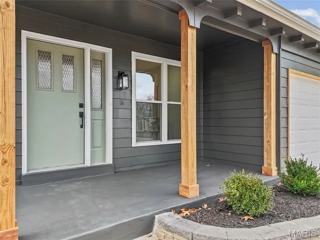 $349,999 | 3032 Valley Ridge Drive, St. Peters, MO 63376