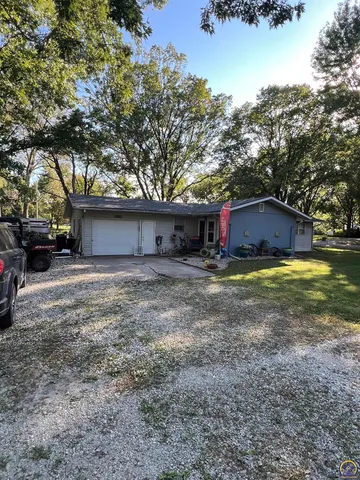 $140,000 | 417 West 5th Street, Lebo, KS 66856