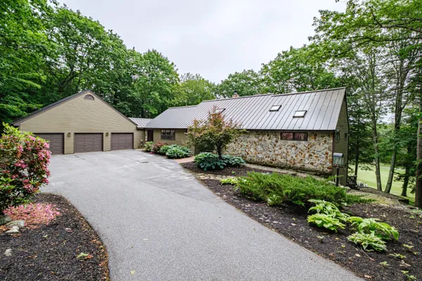 $1,399,900 | 15 Inverness Road, Falmouth, ME 04105