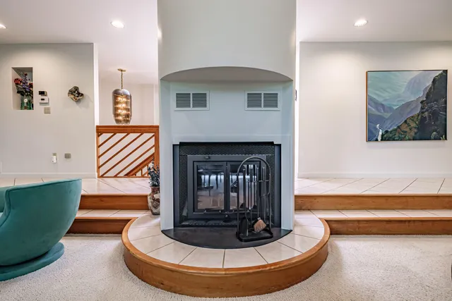 $1,399,900 | 15 Inverness Road, Falmouth, ME 04105