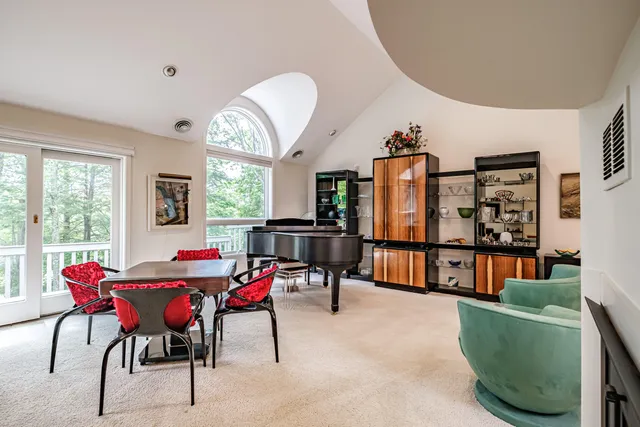 $1,399,900 | 15 Inverness Road, Falmouth, ME 04105