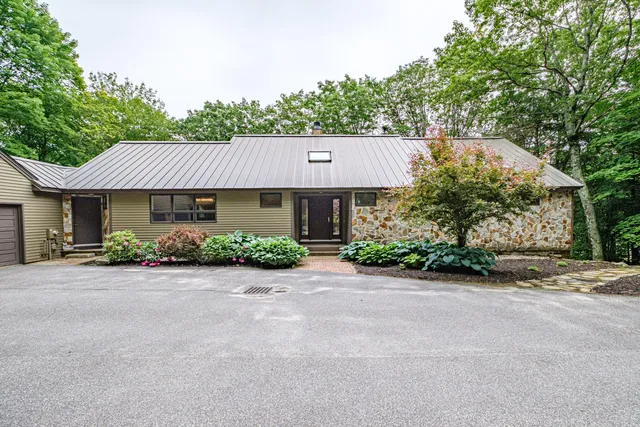 $1,399,900 | 15 Inverness Road, Falmouth, ME 04105