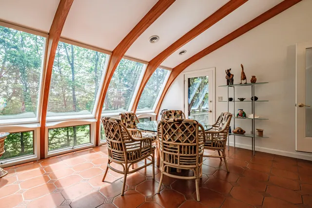 $1,399,900 | 15 Inverness Road, Falmouth, ME 04105