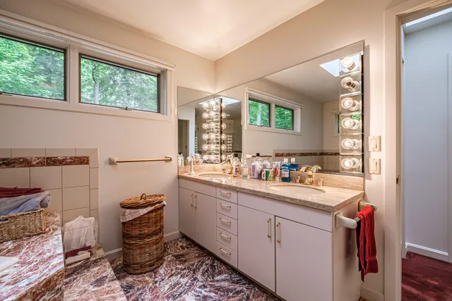 $1,399,900 | 15 Inverness Road, Falmouth, ME 04105