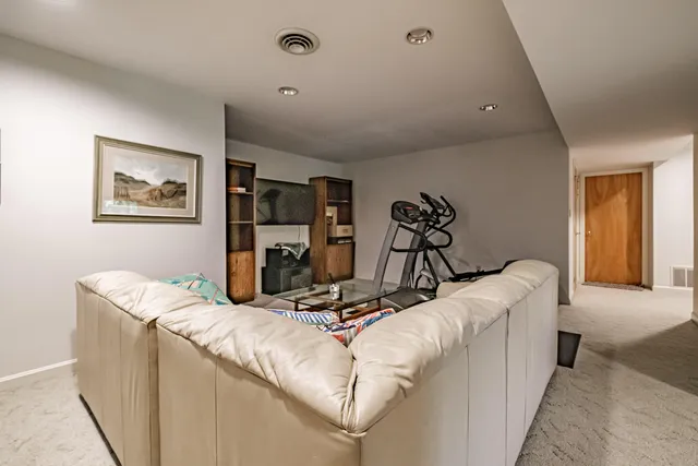 $1,399,900 | 15 Inverness Road, Falmouth, ME 04105