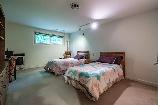 $1,399,900 | 15 Inverness Road, Falmouth, ME 04105