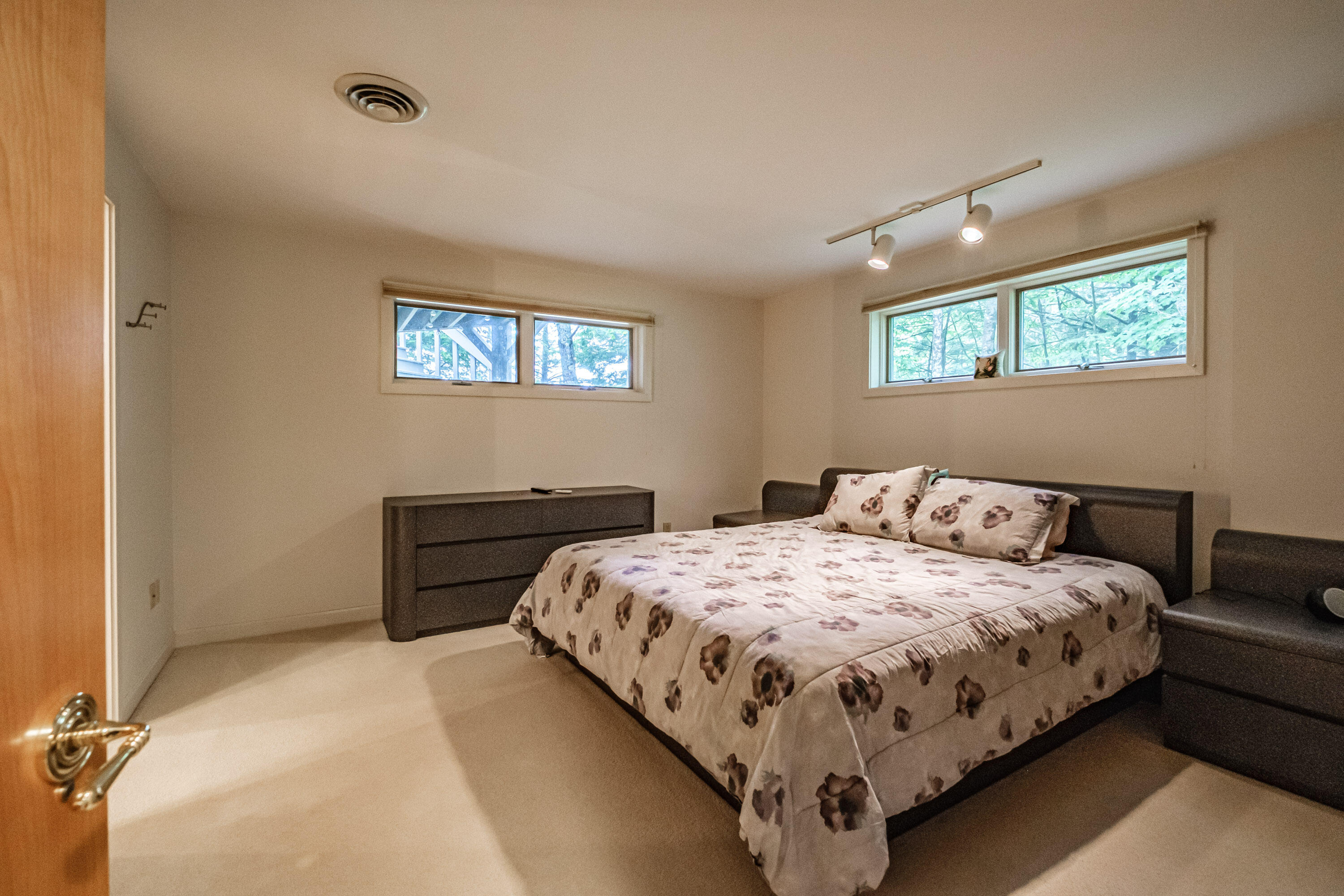 15 Inverness Road Falmouth, ME 04105 - Photo 58 of 83 20250619gp-61081