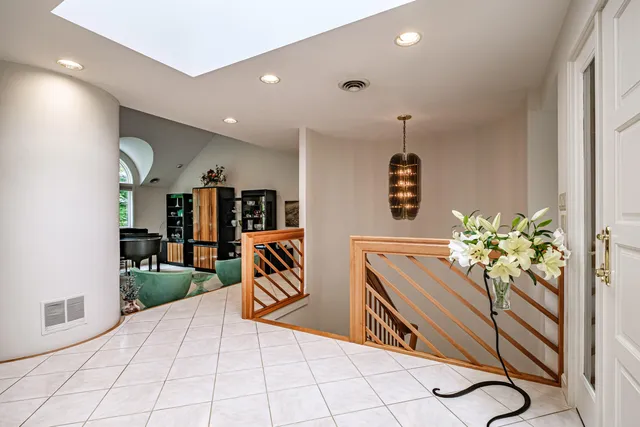 $1,399,900 | 15 Inverness Road, Falmouth, ME 04105