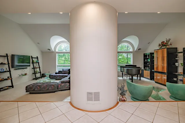 $1,399,900 | 15 Inverness Road, Falmouth, ME 04105