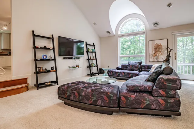 $1,399,900 | 15 Inverness Road, Falmouth, ME 04105