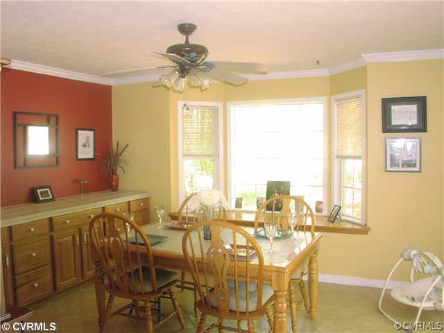 2334 Mountain View Road Powhatan, VA 23139 - Photo 4 of 16 Dining Room