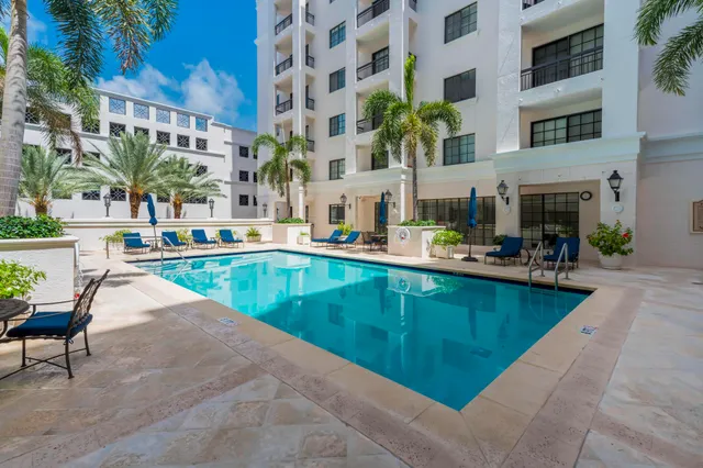 a view of front door with entryway