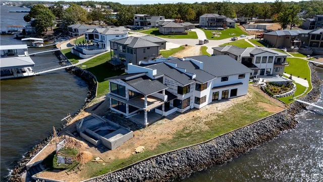 $6,990,000 | 10 Shootout Drive, Osage Beach, MO 65065