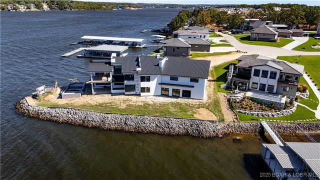 $6,990,000 | 10 Shootout Drive, Osage Beach, MO 65065