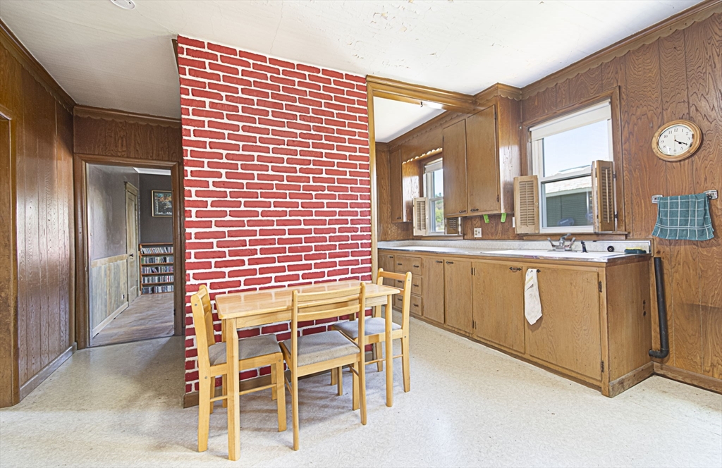 441 Hamilton Street Southbridge, MA 01550 - Photo 6 of 16