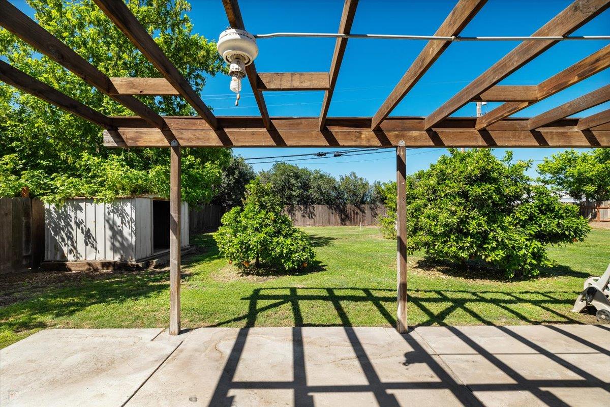 185 East Wyman Road French Camp, CA 95231 - Photo 32 of 44 a view of a porch with a yard