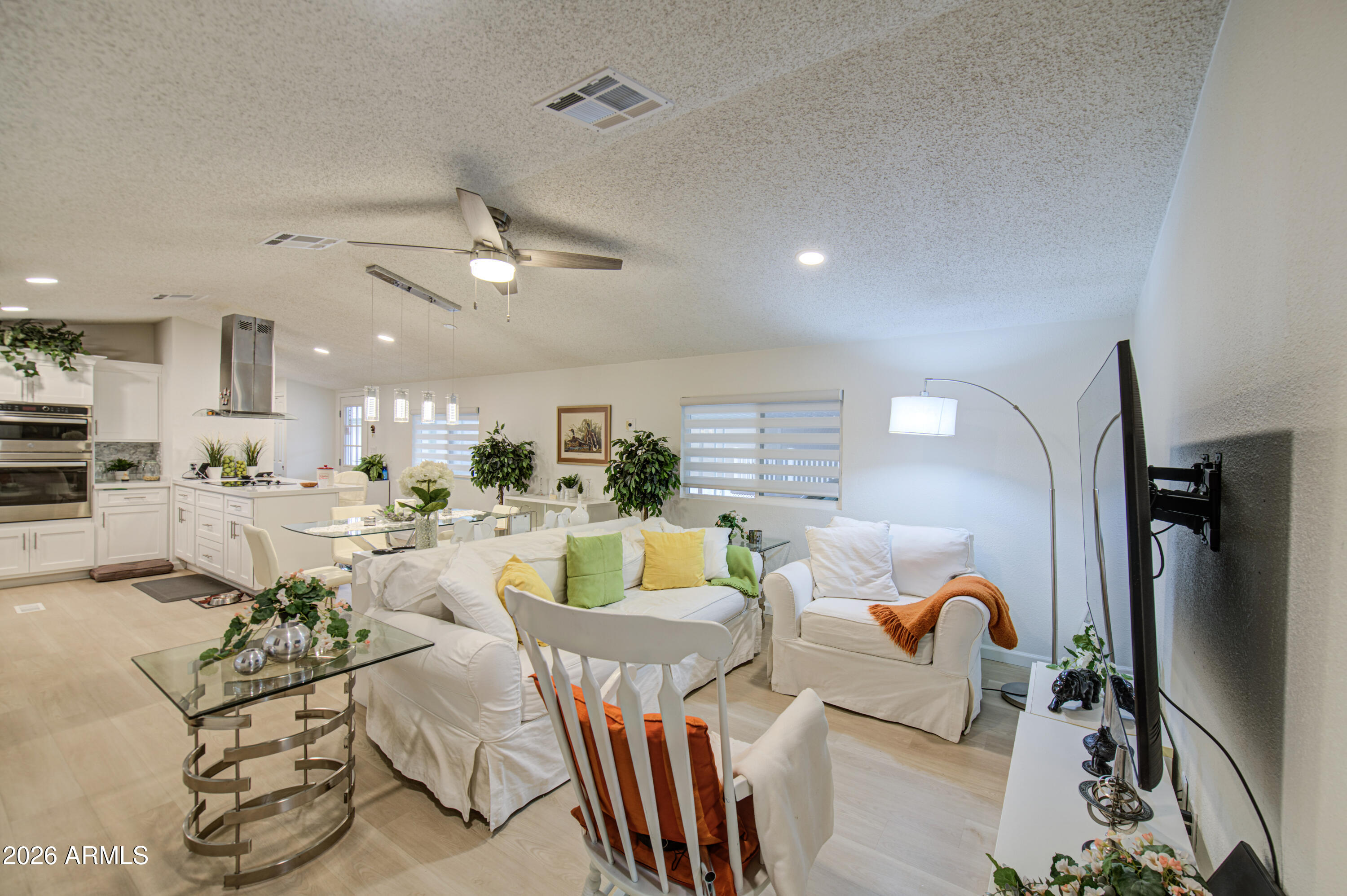 2000 South Apache Road, Unit 61 Buckeye, AZ 85326 - Photo 2 of 11 Clemen livingroom